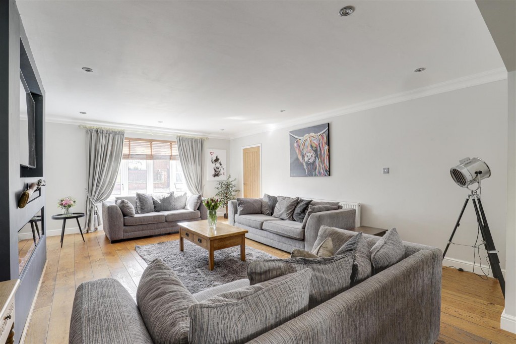 Coppice Road, Arnold, Nottinghamshire, NG5 7HH