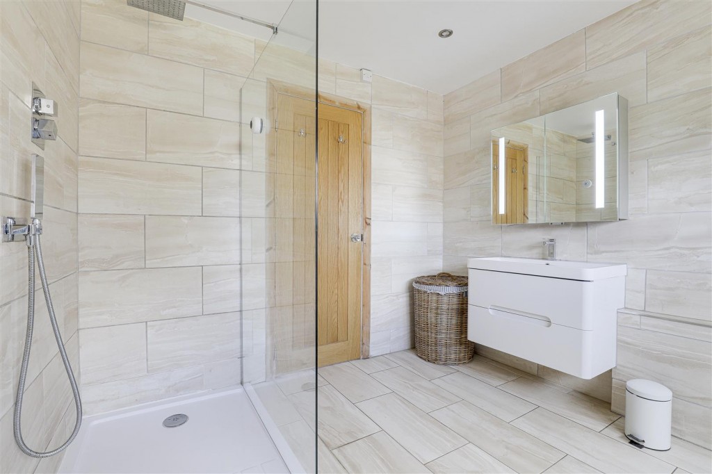 Coppice Road, Arnold, Nottinghamshire, NG5 7HH