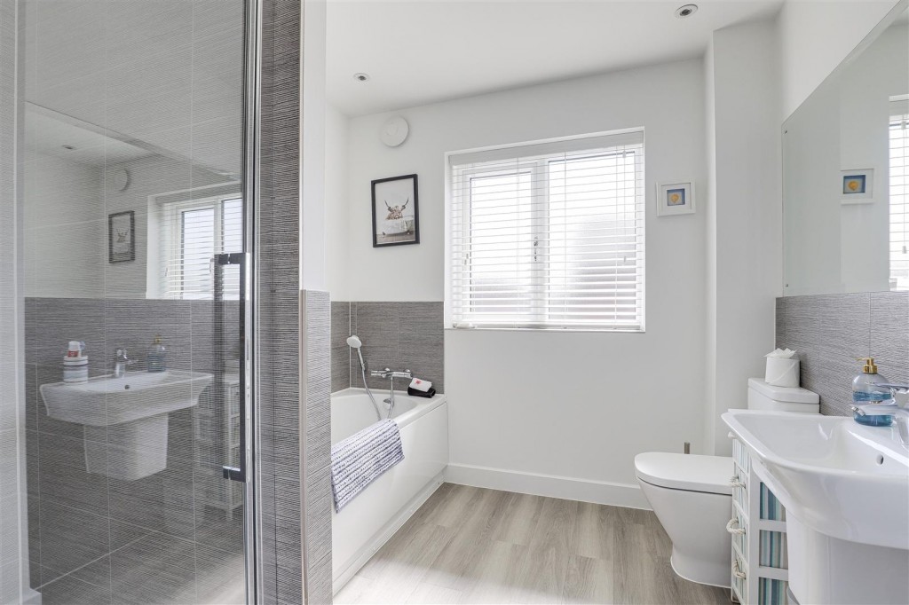 Rose Way, Edwalton, Nottinghamshire, NG12 4JE