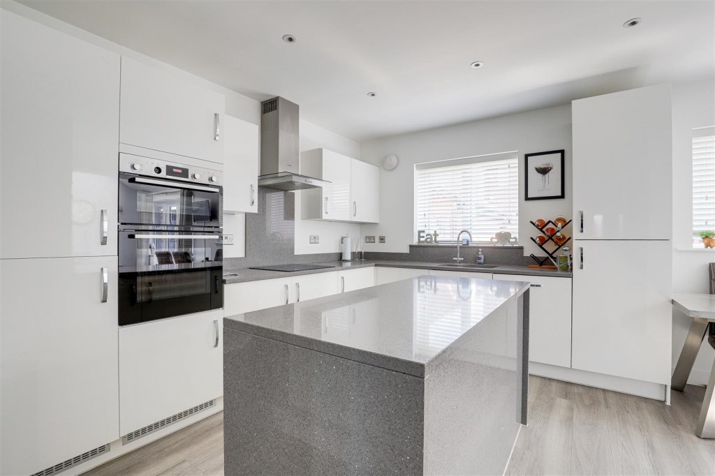Rose Way, Edwalton, Nottinghamshire, NG12 4JE