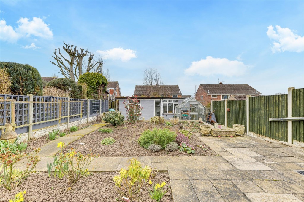 Astle Court, Arnold, Nottinghamshire, NG5 6RU