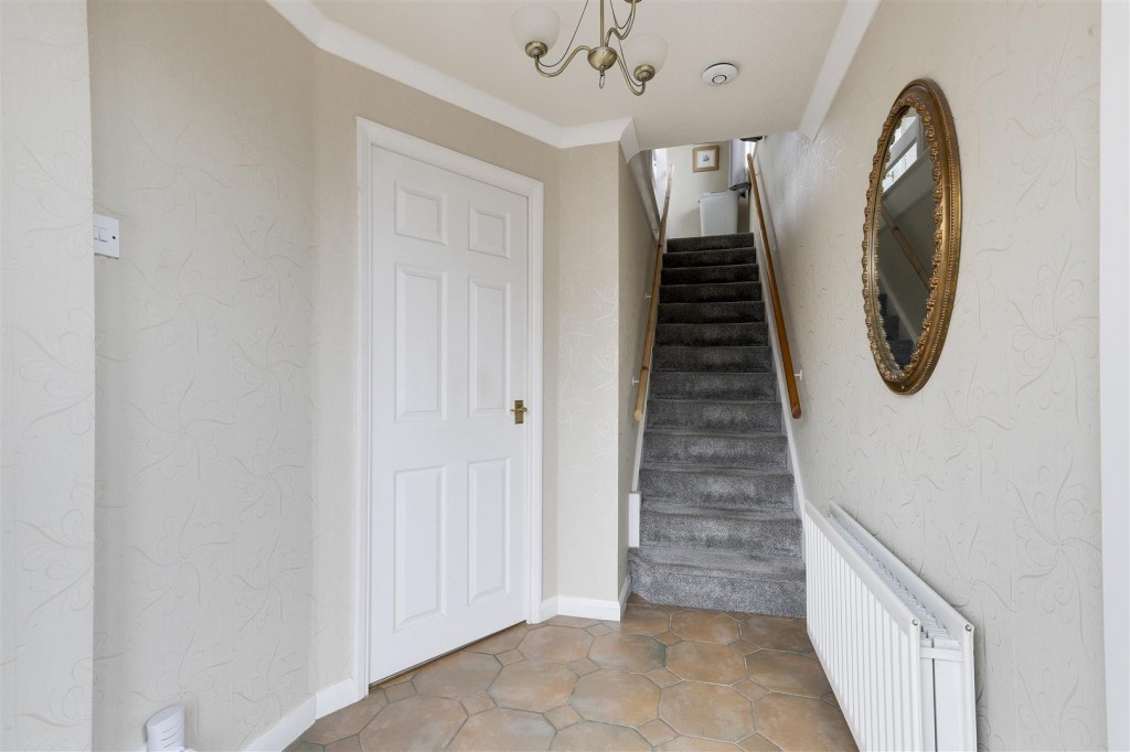Astle Court, Arnold, Nottinghamshire, NG5 6RU