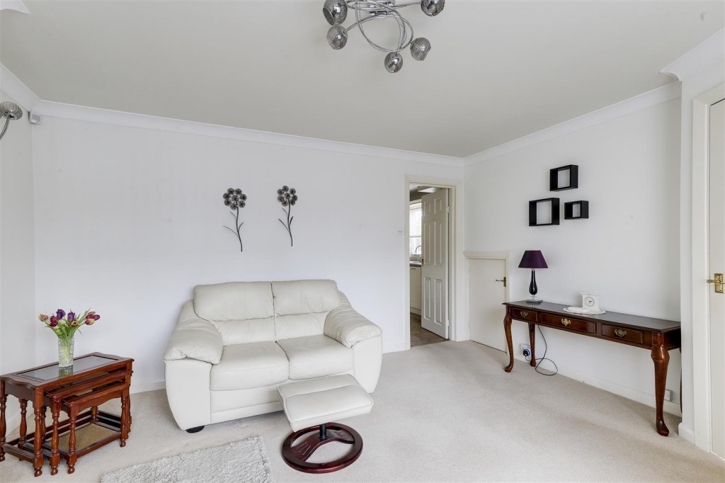 Astle Court, Arnold, Nottinghamshire, NG5 6RU