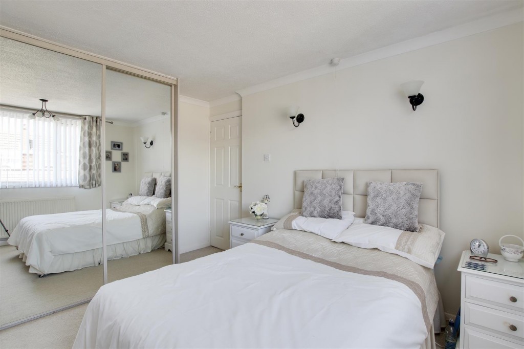 Astle Court, Arnold, Nottinghamshire, NG5 6RU