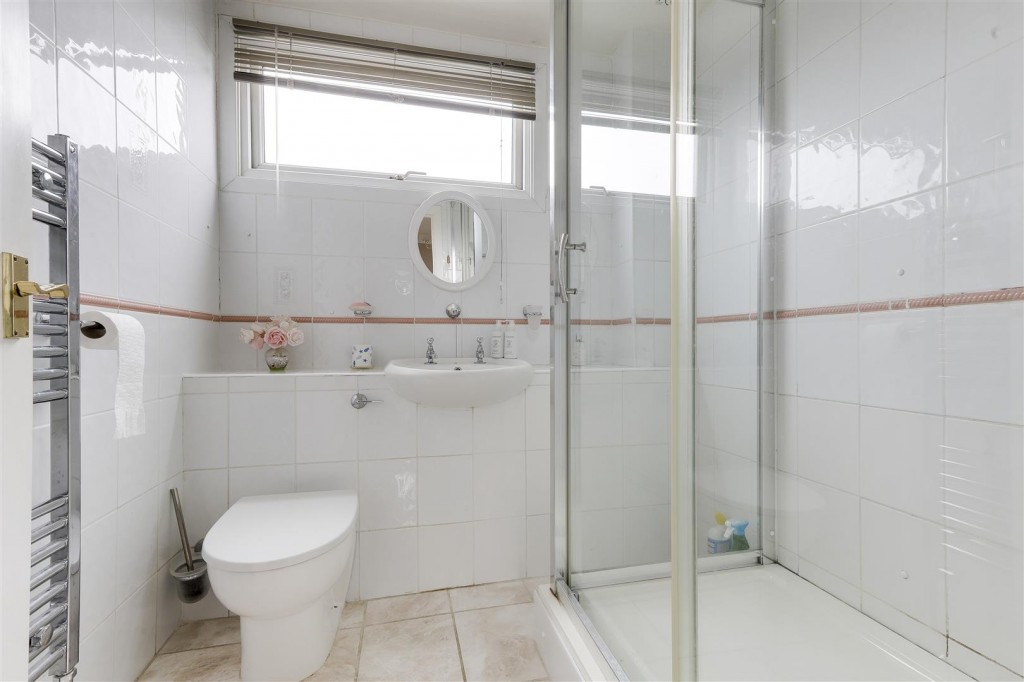 Astle Court, Arnold, Nottinghamshire, NG5 6RU