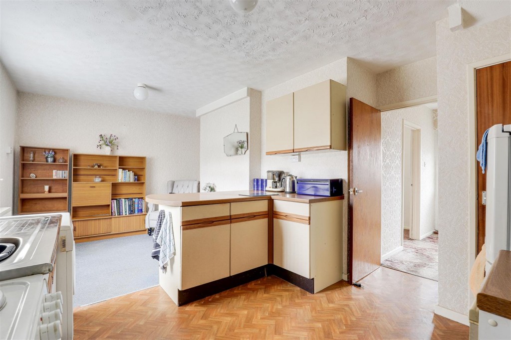 Longmoor Road, Long Eaton, Derbyshire, NG10 4EJ
