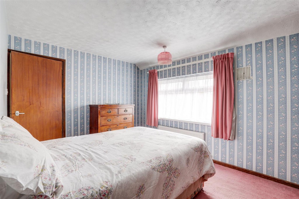 Longmoor Road, Long Eaton, Derbyshire, NG10 4EJ