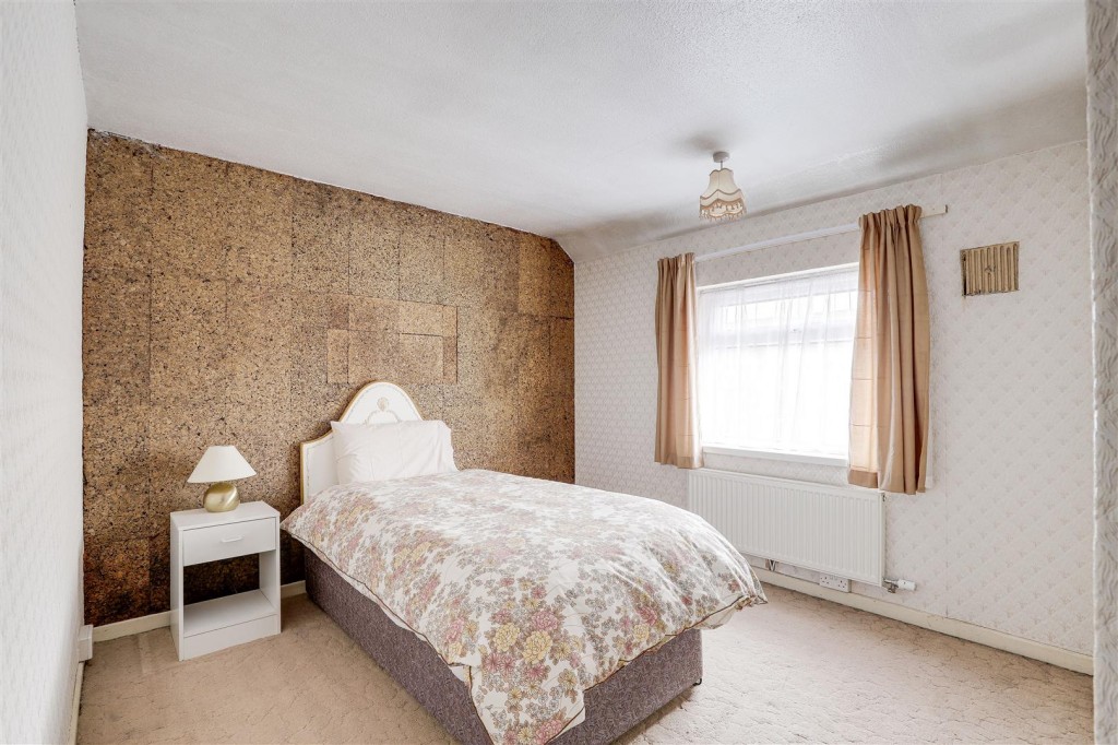 Longmoor Road, Long Eaton, Derbyshire, NG10 4EJ