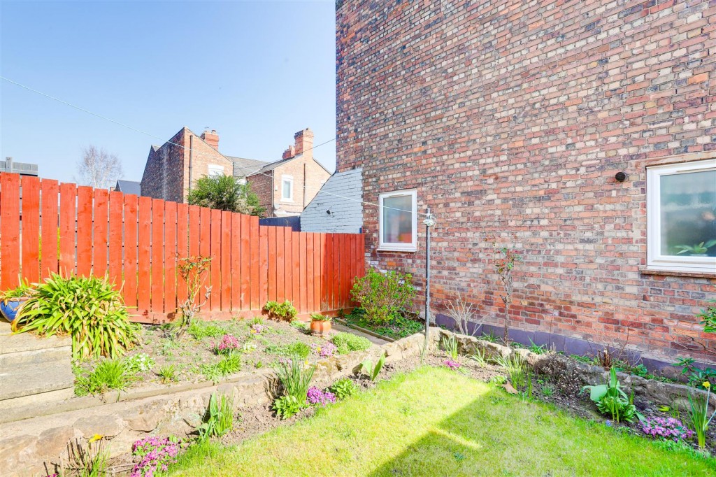 Wilford Crescent West, The Meadows, Nottinghamshire, NG2 2FT