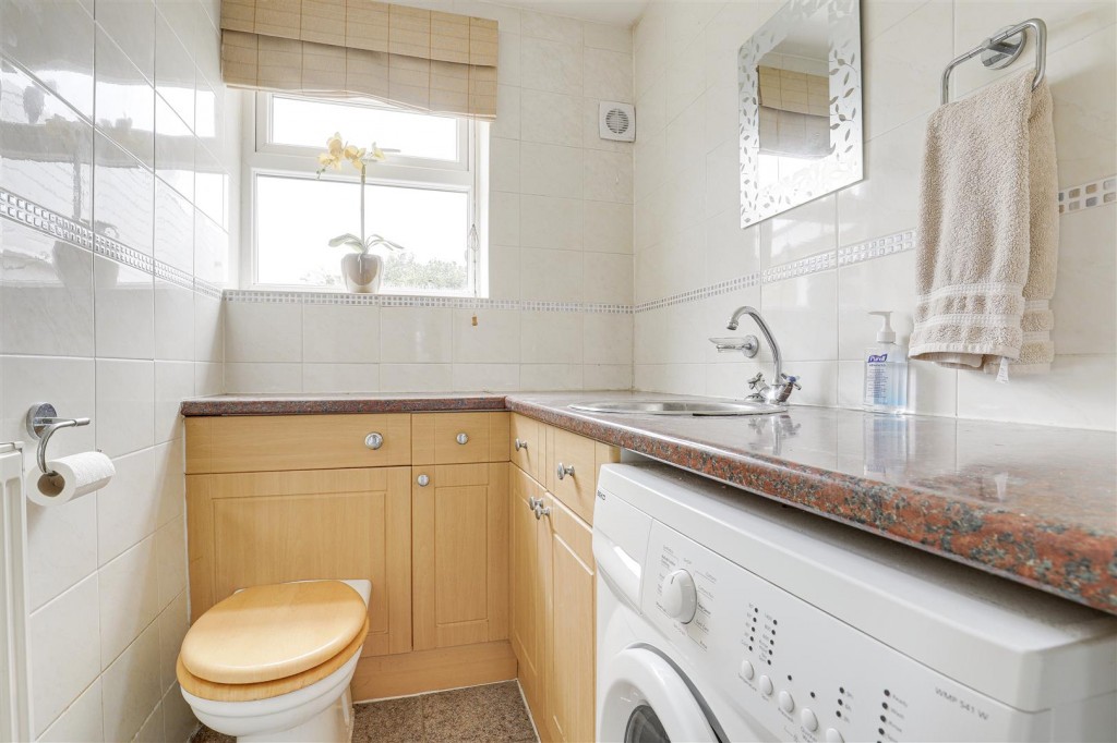 Karen Rise, Arnold, Nottinghamshire, NG5 8GE