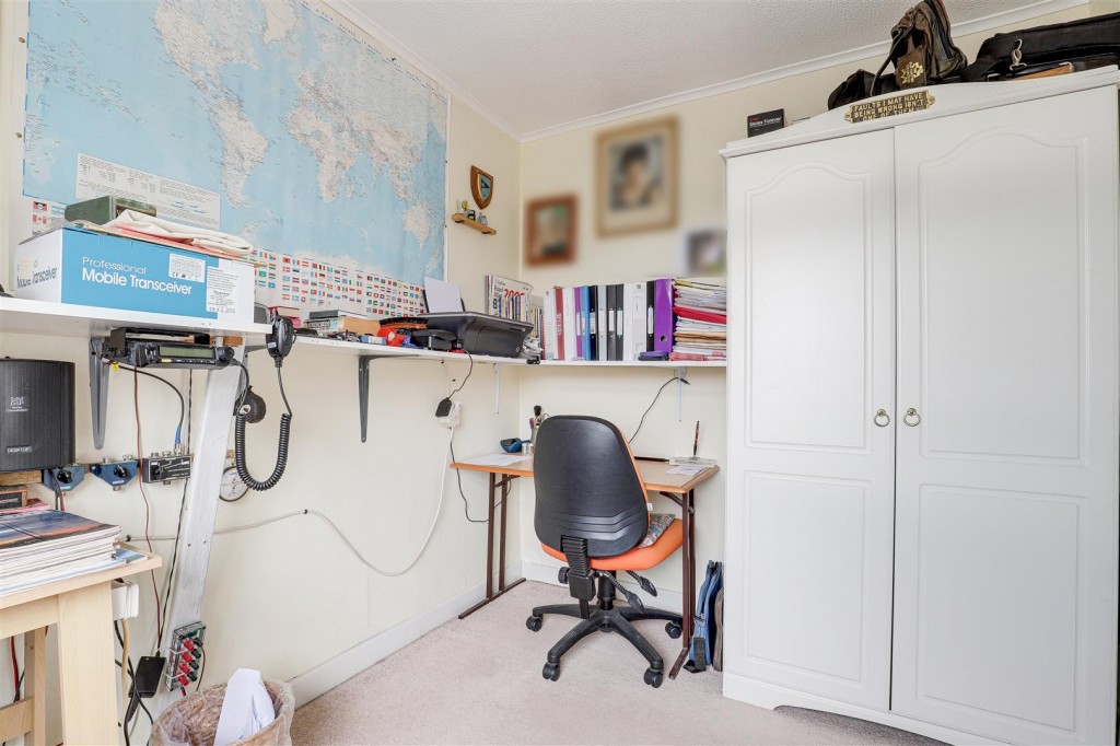 Karen Rise, Arnold, Nottinghamshire, NG5 8GE