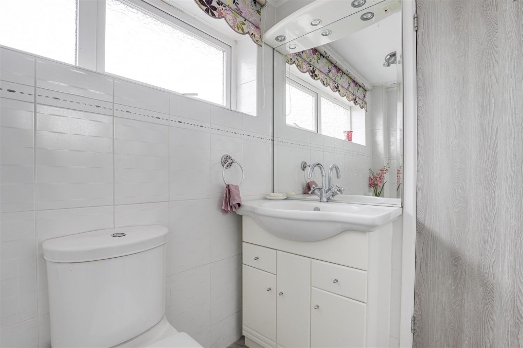 Karen Rise, Arnold, Nottinghamshire, NG5 8GE