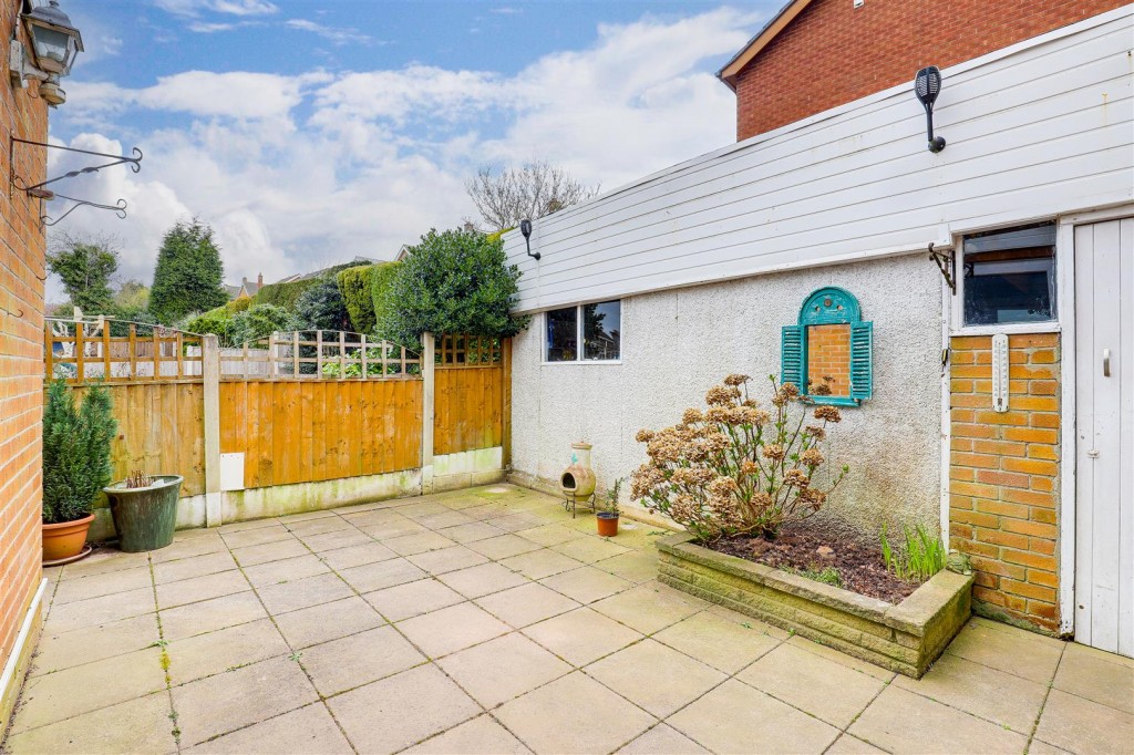Karen Rise, Arnold, Nottinghamshire, NG5 8GE