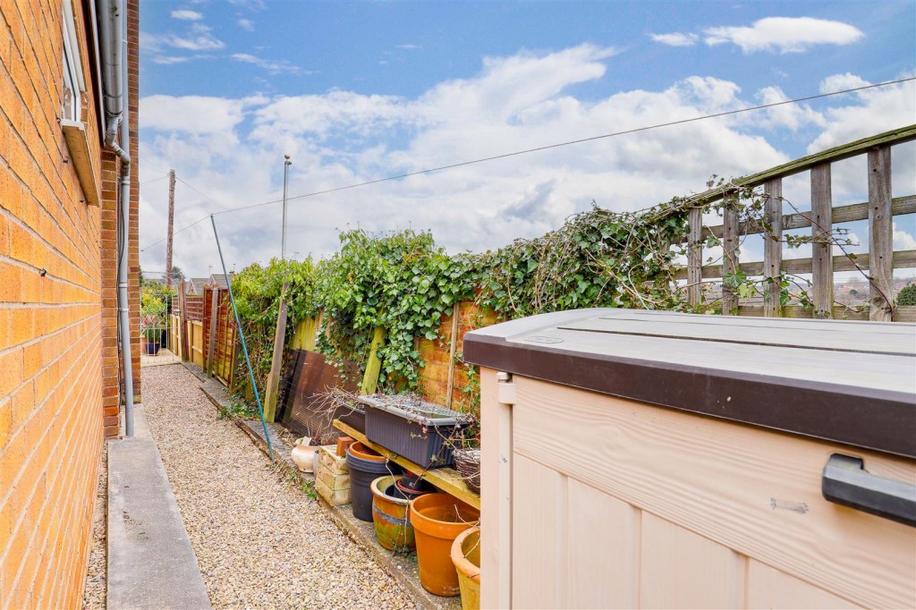 Karen Rise, Arnold, Nottinghamshire, NG5 8GE