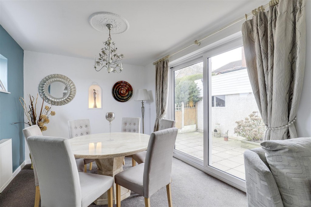 Karen Rise, Arnold, Nottinghamshire, NG5 8GE