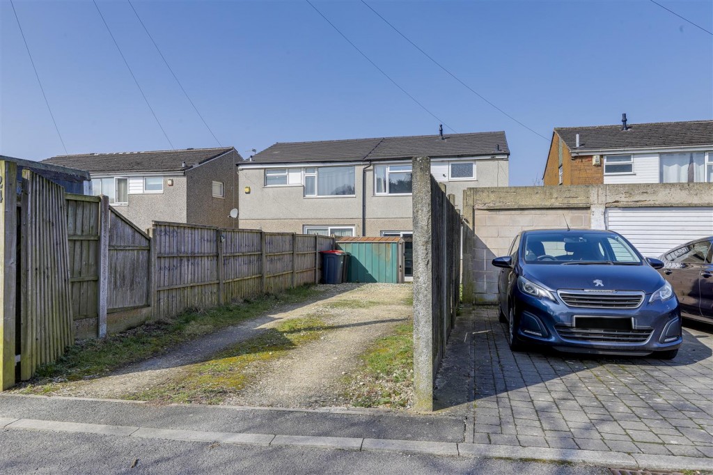 Harris Road, Kirkby-In-Ashfield, Nottinghamshire, NG17 7PL