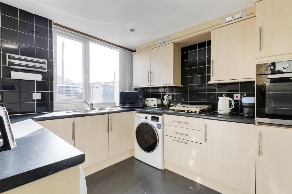 Harris Road, Kirkby-In-Ashfield, Nottinghamshire, NG17 7PL