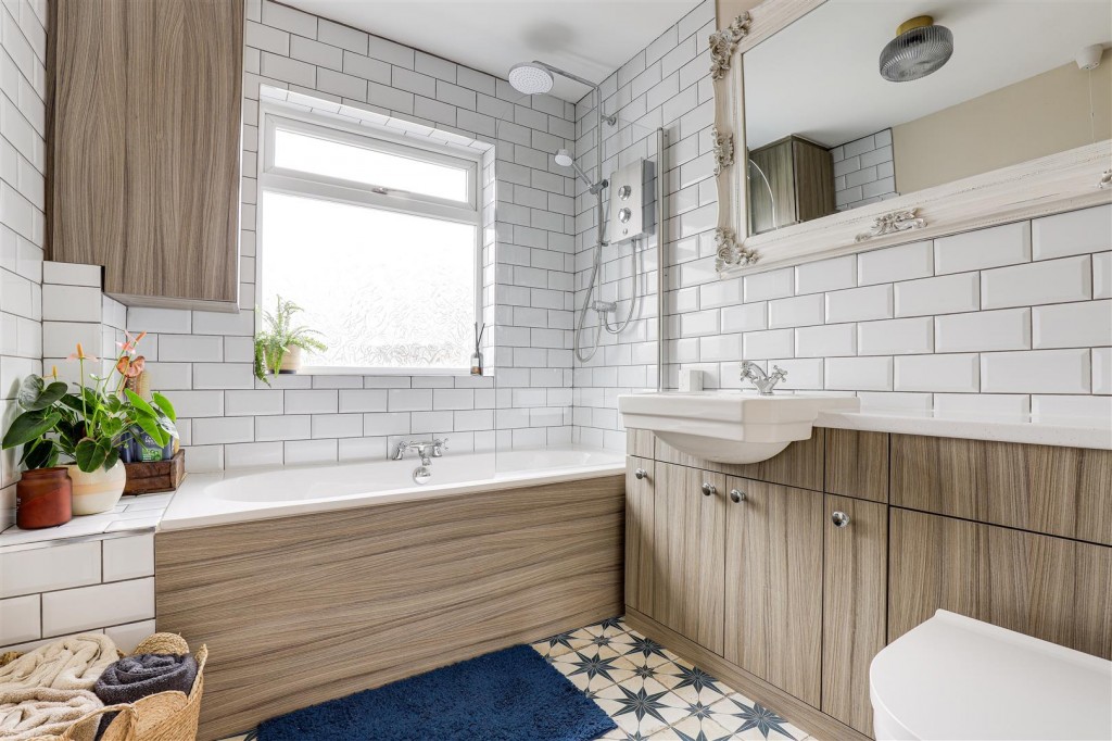 Spring Lane, Lambley, Nottinghamshire, NG4 4PE