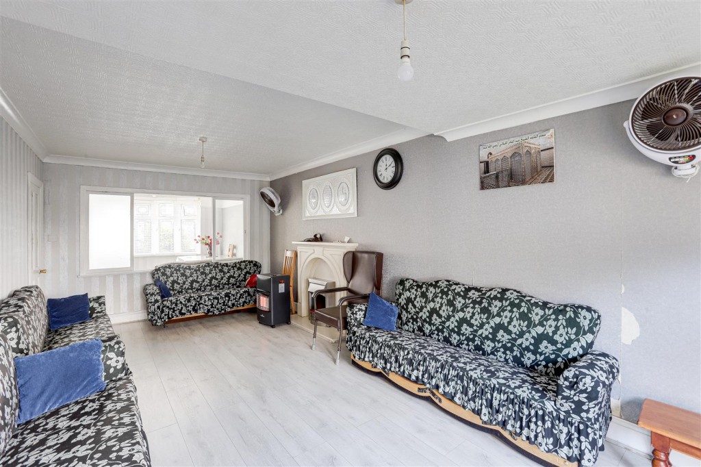 Dovedale Road, Bakersfield, Nottinghamshire, NG3 7GS