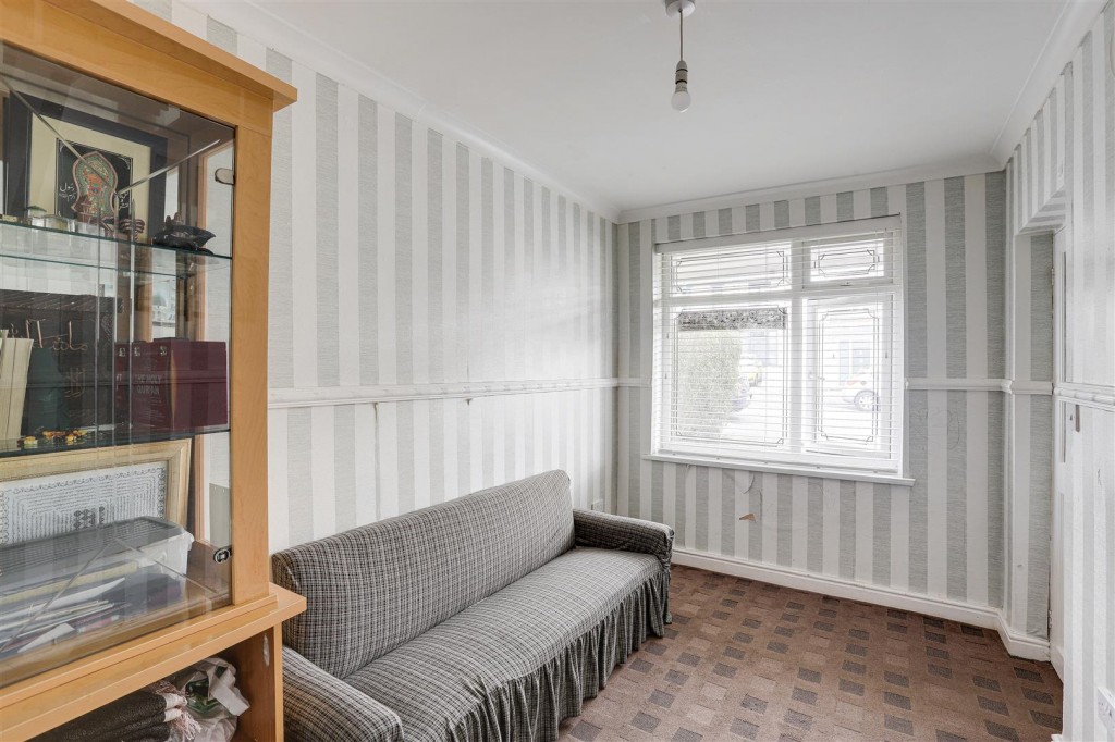 Dovedale Road, Bakersfield, Nottinghamshire, NG3 7GS