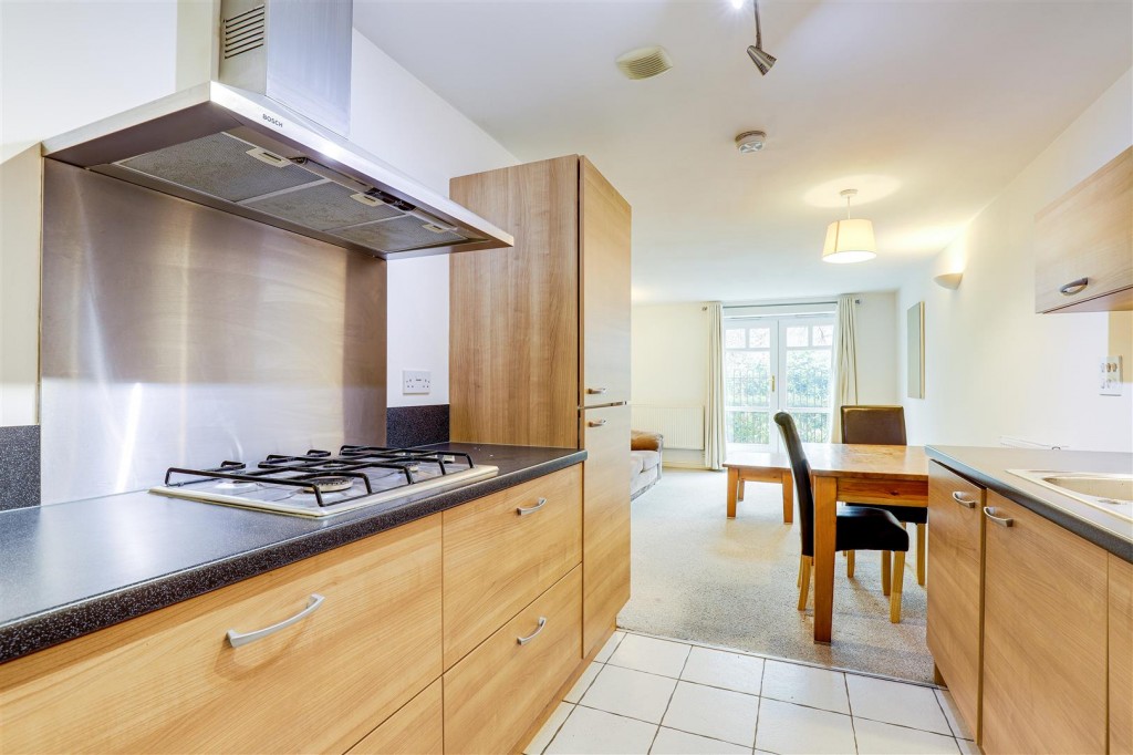 Woodthorpe Drive, Woodthorpe, Nottinghamshire, NG5 4AT