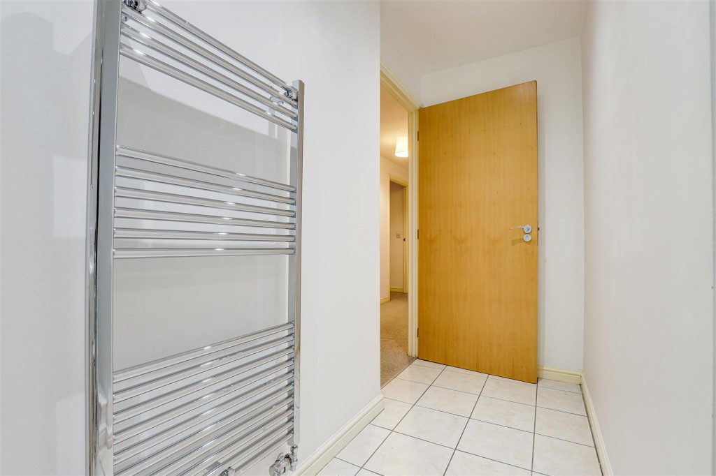 Woodthorpe Drive, Woodthorpe, Nottinghamshire, NG5 4AT