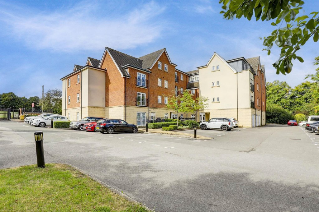 Woodthorpe Drive, Woodthorpe, Nottinghamshire, NG5 4AT