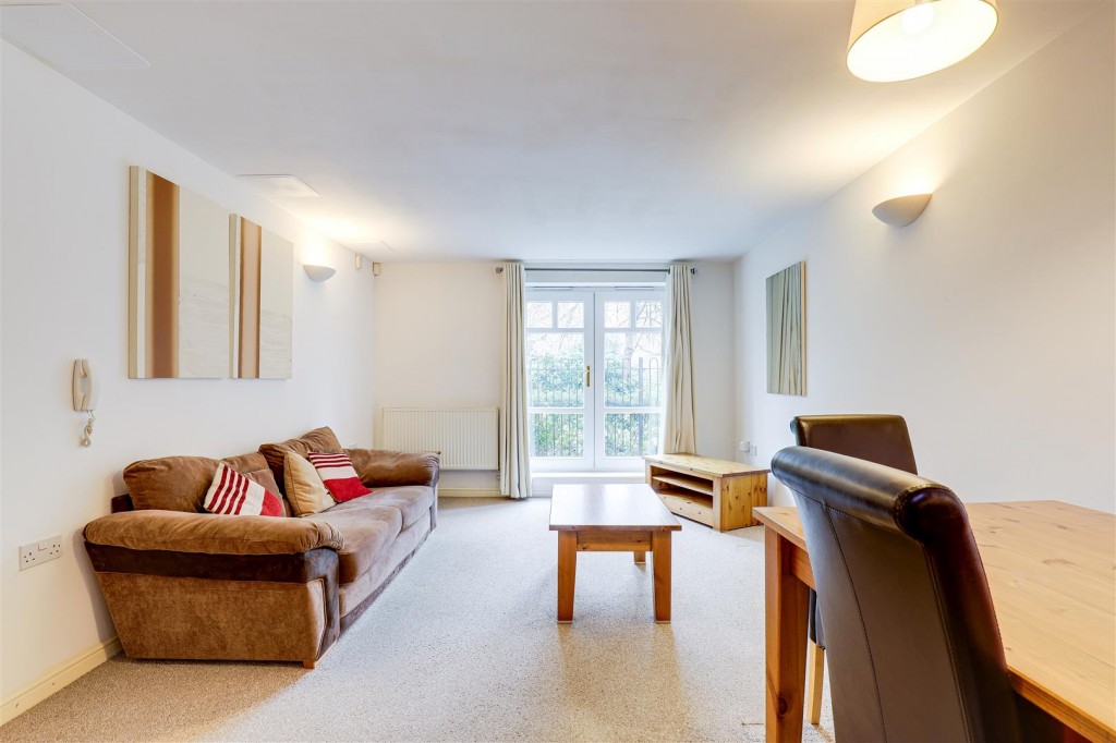 Woodthorpe Drive, Woodthorpe, Nottinghamshire, NG5 4AT
