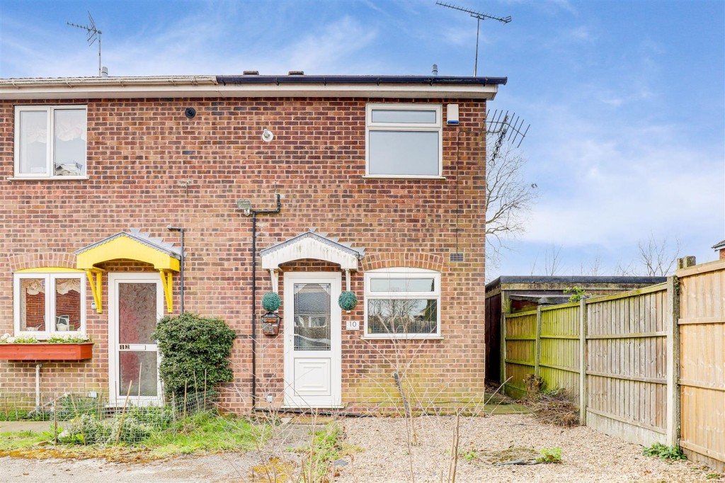 Oak Tree Close, Hucknall, Nottinghamshire, NG15 6SE