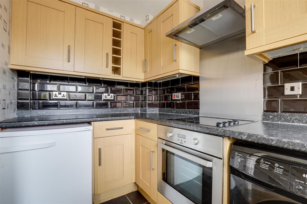 Oak Tree Close, Hucknall, Nottinghamshire, NG15 6SE