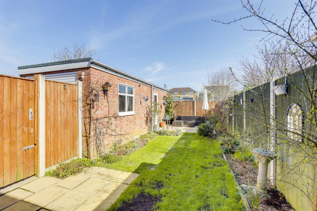 Holbeck Road, Hucknall, Nottinghamshire, NG15 7SR