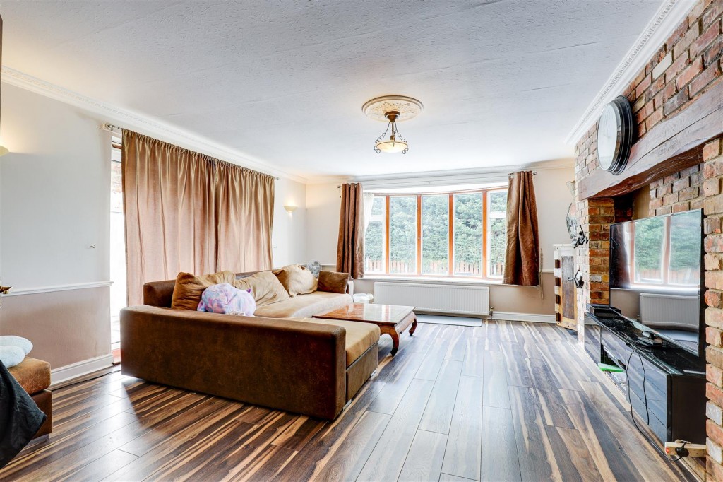 Cavendish Road, Carlton, Nottinghamshire, NG4 3RY