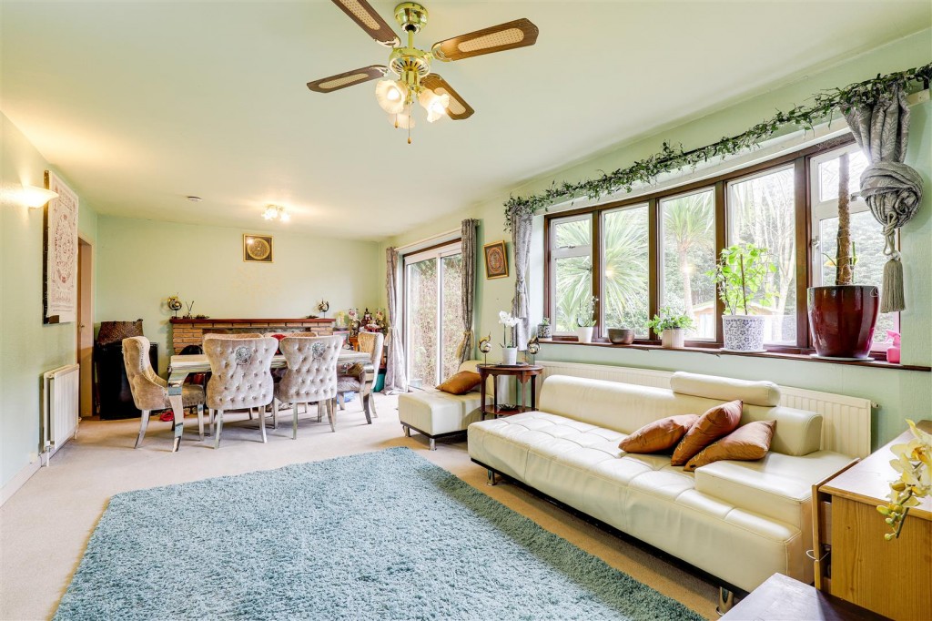 Cavendish Road, Carlton, Nottinghamshire, NG4 3RY
