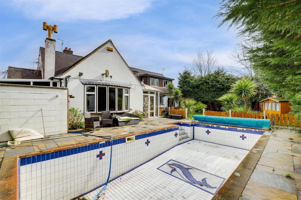Cavendish Road, Carlton, Nottinghamshire, NG4 3RY