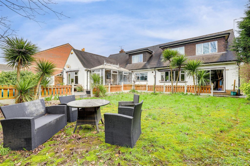 Cavendish Road, Carlton, Nottinghamshire, NG4 3RY