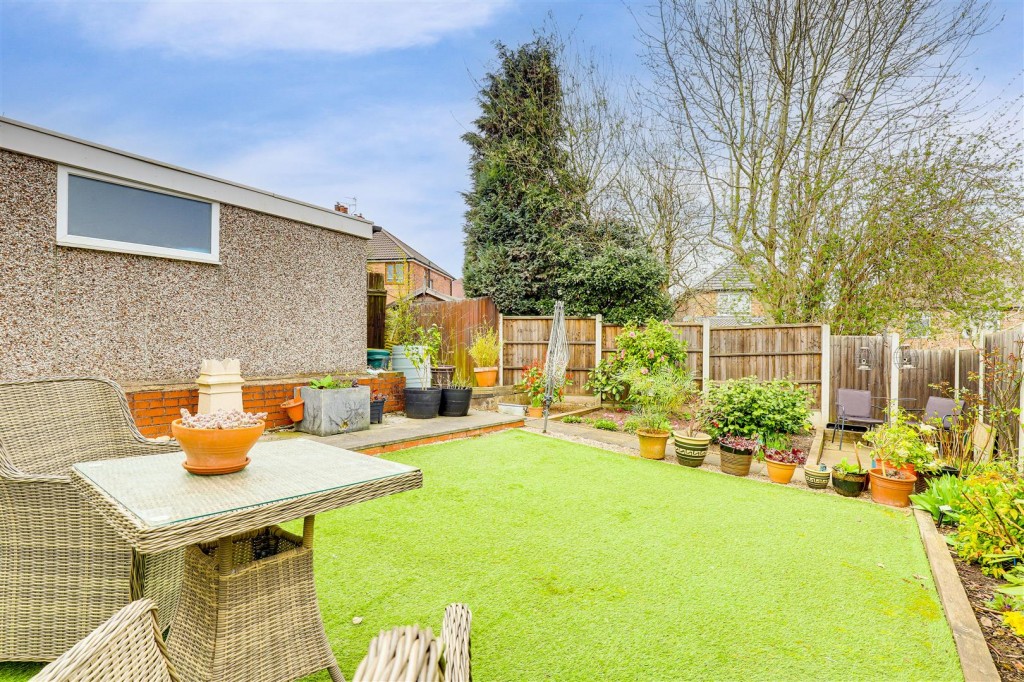 Morello Avenue, Carlton, Nottinghamshire, NG4 3BU