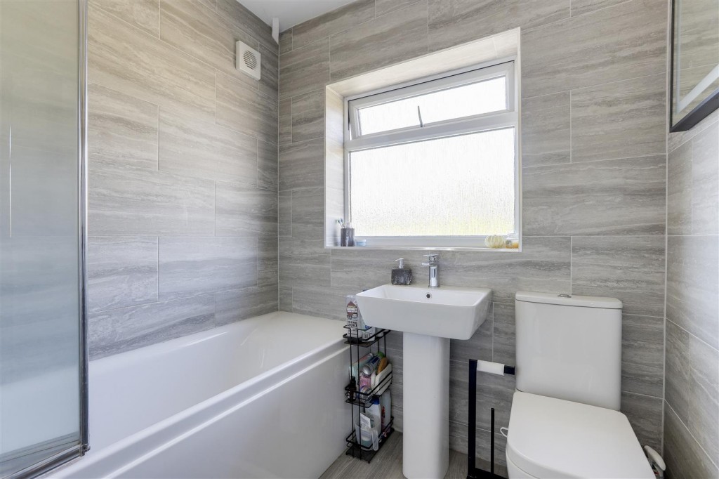 Shortwood Avenue, Hucknall, Nottinghamshire, NG15 6DA