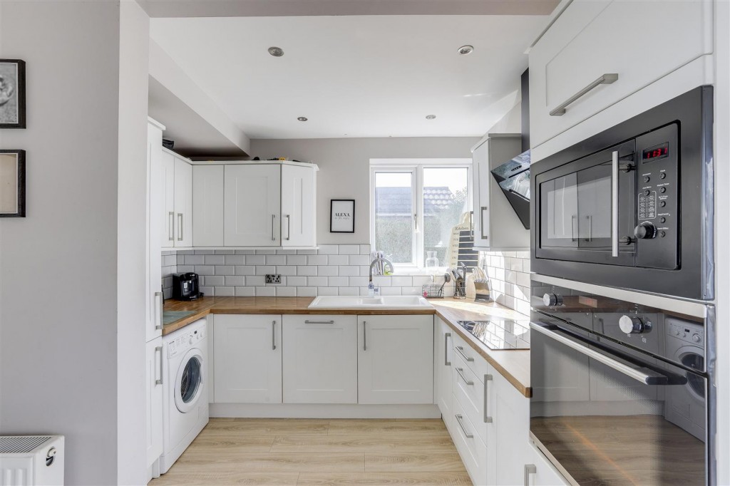 Shortwood Avenue, Hucknall, Nottinghamshire, NG15 6DA