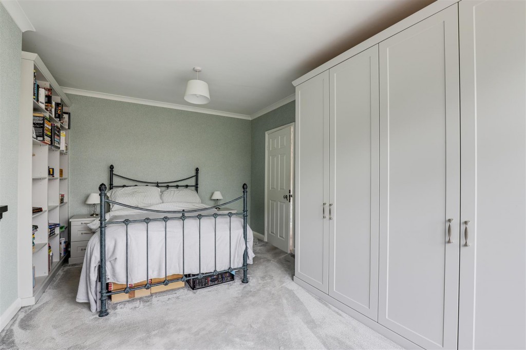 Calverton Road, Arnold, Nottinghamshire, NG5 8FR
