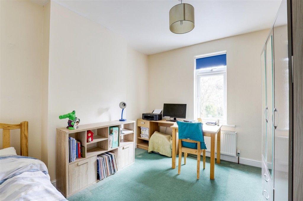 Calverton Road, Arnold, Nottinghamshire, NG5 8FR