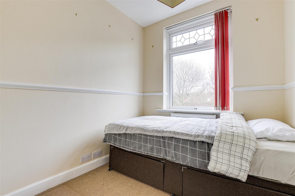 Calverton Road, Arnold, Nottinghamshire, NG5 8FR