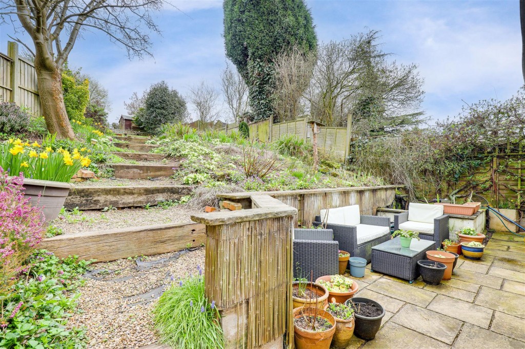 Calverton Road, Arnold, Nottinghamshire, NG5 8FR