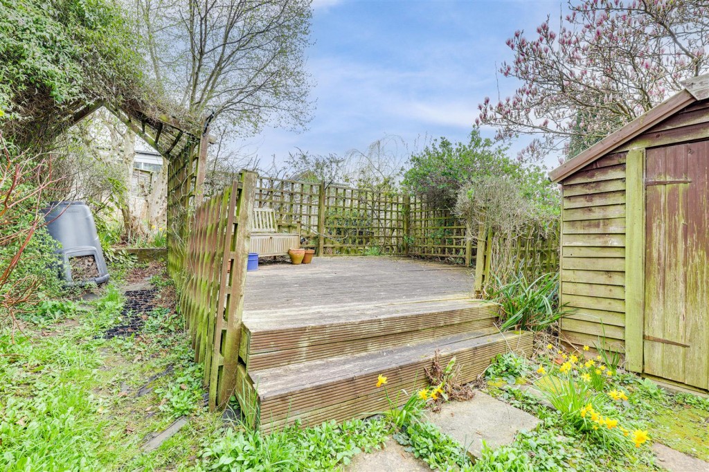 Calverton Road, Arnold, Nottinghamshire, NG5 8FR