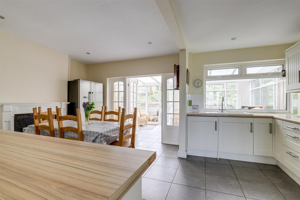 Calverton Road, Arnold, Nottinghamshire, NG5 8FR