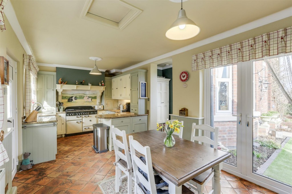 Nottingham Road, Ilkeston, Derbyshire, DE7 5AL