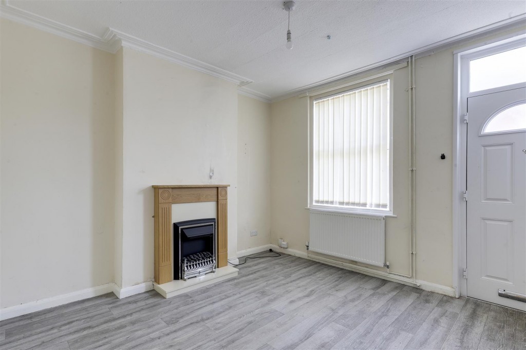 Bradgate Road, Forest Fields, Nottinghamshire, NG7 6HJ