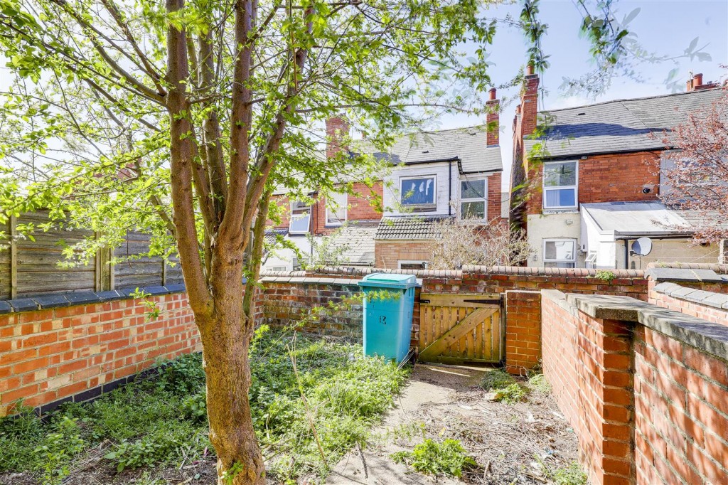 Bradgate Road, Forest Fields, Nottinghamshire, NG7 6HJ