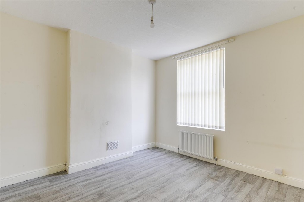 Bradgate Road, Forest Fields, Nottinghamshire, NG7 6HJ