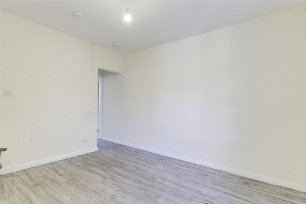 Bradgate Road, Forest Fields, Nottinghamshire, NG7 6HJ