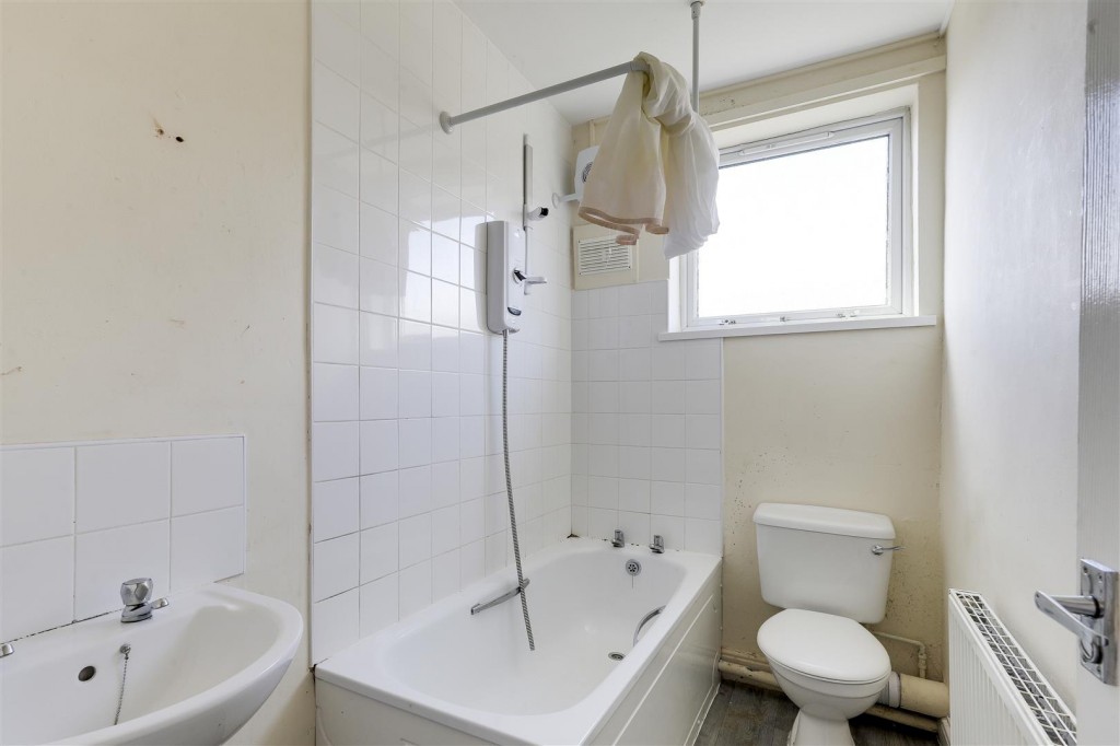 Bradgate Road, Forest Fields, Nottinghamshire, NG7 6HJ